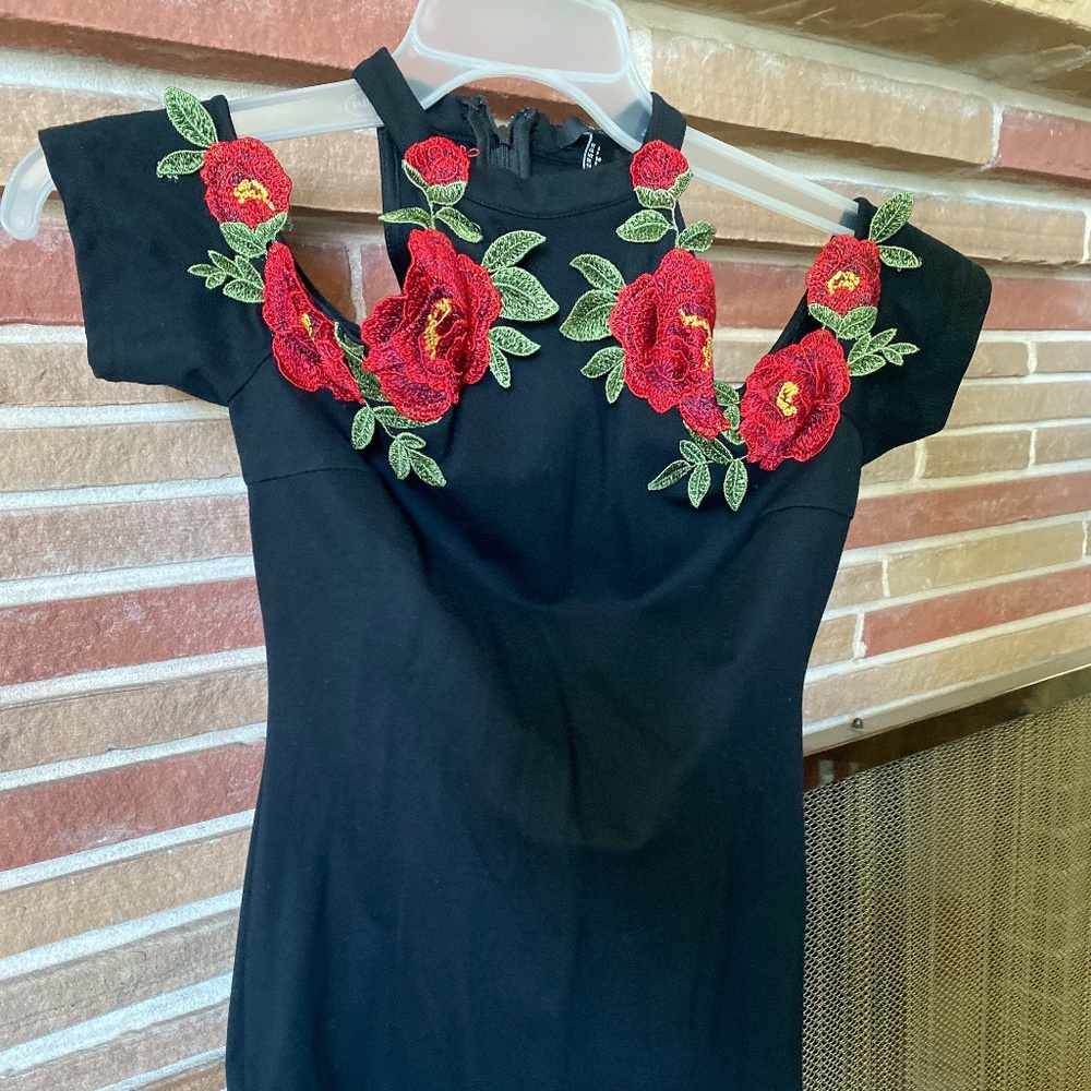 LBD with flower trim